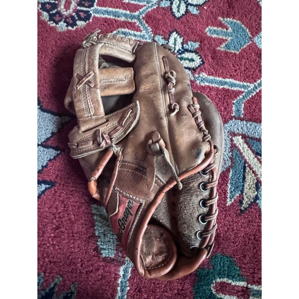 Vintage MacGregor Baseball glove broken in M14T 8.5” right handed
